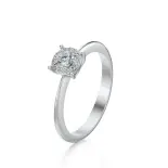 Pierścionek zaręczynowy z diamentami